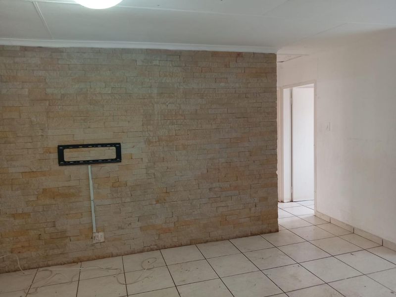 3 Bedroom House For Sale in Ga-Rankuwa Unit 17 - Photo 10