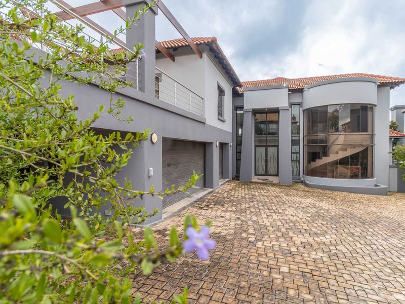 Elevated Golf Estate Living - Photo 4