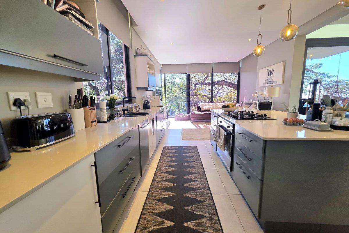 Luxury Statement Home for Sale in Central Kloof – Upper Highway - Photo 3