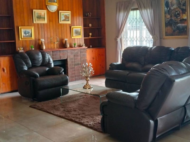 Move-in Ready Home In Prime Selcourt for Sale - Photo 4