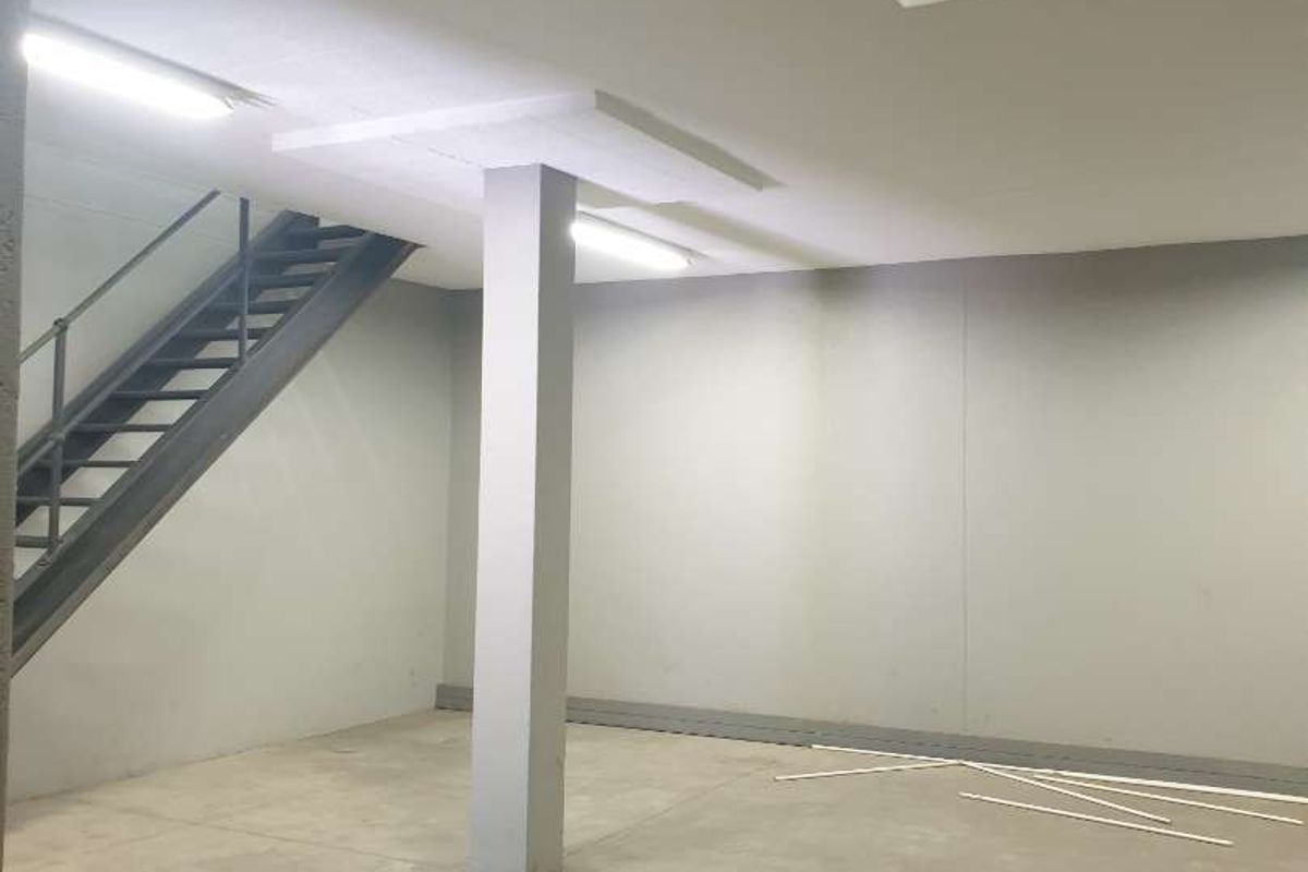 PROSPERITA WAREHOUSE TO LET - Photo 2