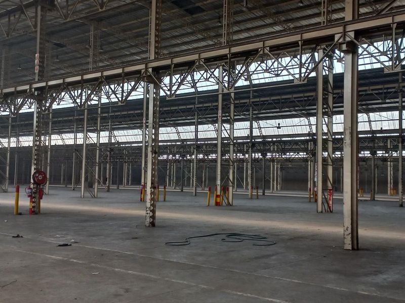 7 242m2 Alrode Warehouse To Let - Photo 4