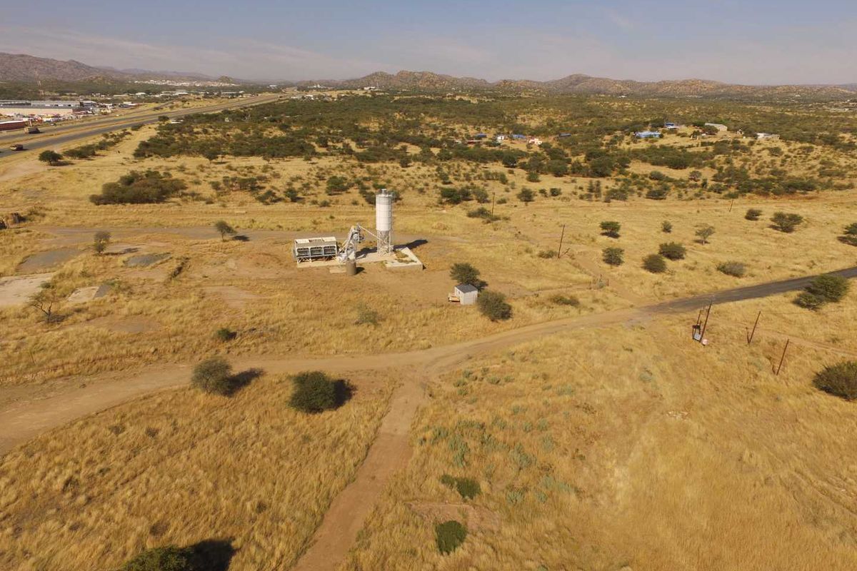 Prime industrial land with direct access from trunk road & A1 highway – perfect for logistics, warehousing, and heavy industry. - Photo 2