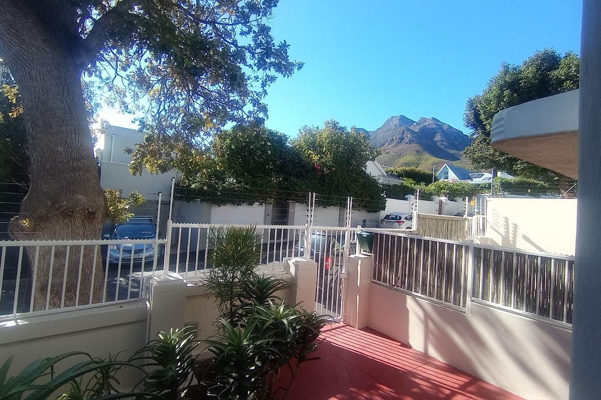 Modern 2-Bedroom Ground Floor Apartment with Private Garden - Photo 2