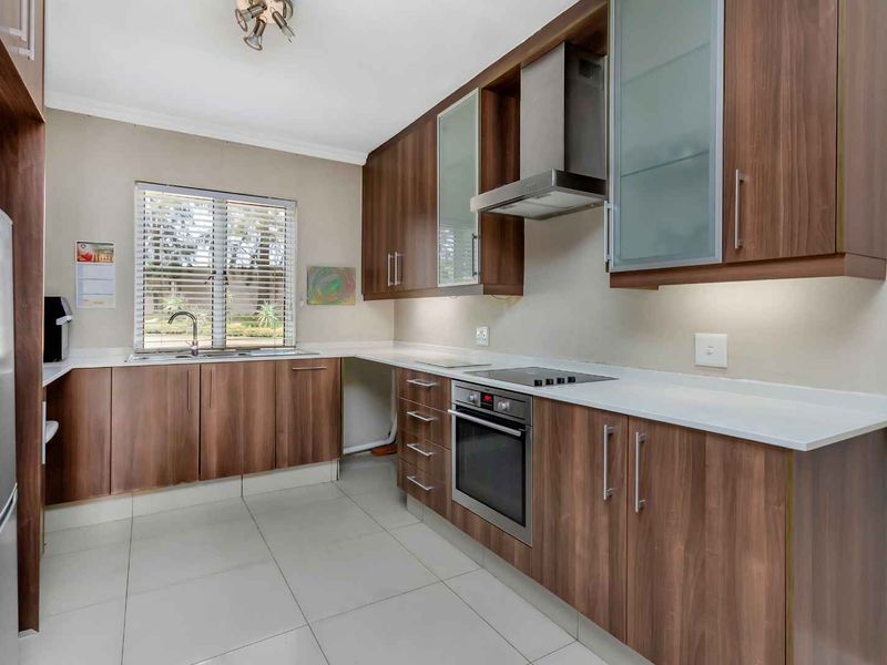 2 BEDROOM GARDEN UNIT SITUATED IN A PERFECT LOCATION - Photo 5