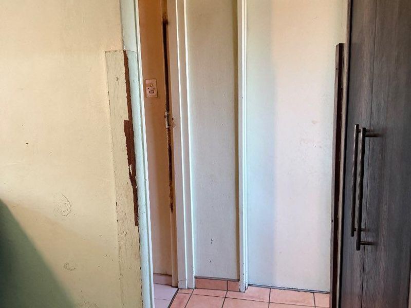 House for sales in Soweto. - Photo 4