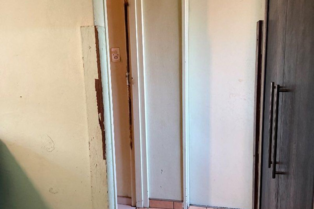 House for sales in Soweto. - Photo 4