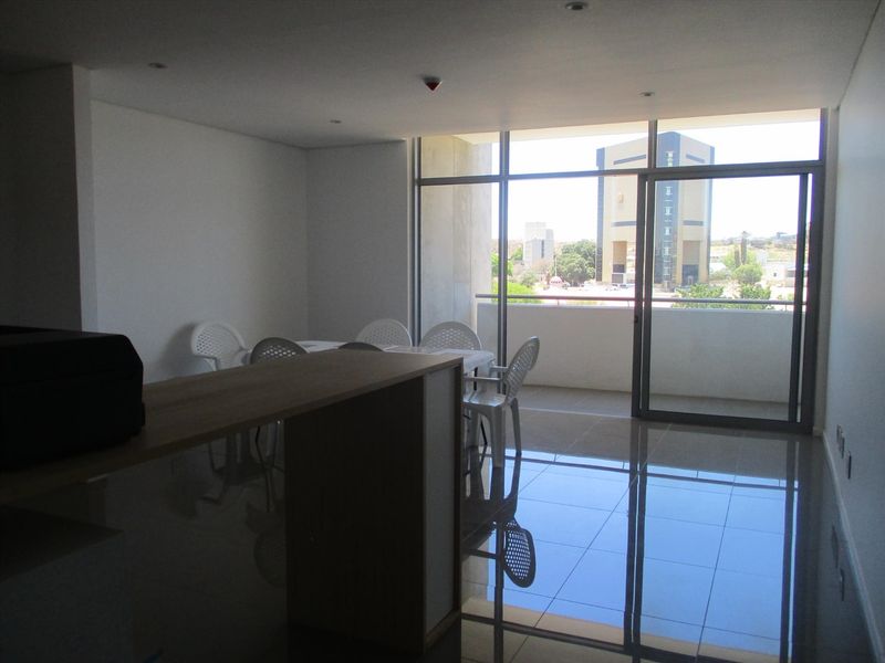 To Let: Fully furnished 2 Bedroom Apartment (Freedom Plaza) - Photo 6