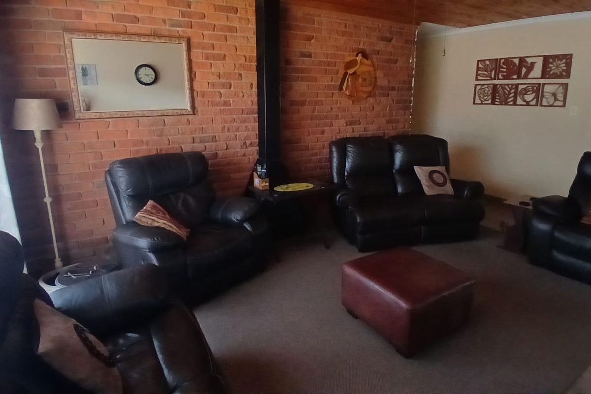 Beautiful 3 Bedroom house for sale - Photo 4