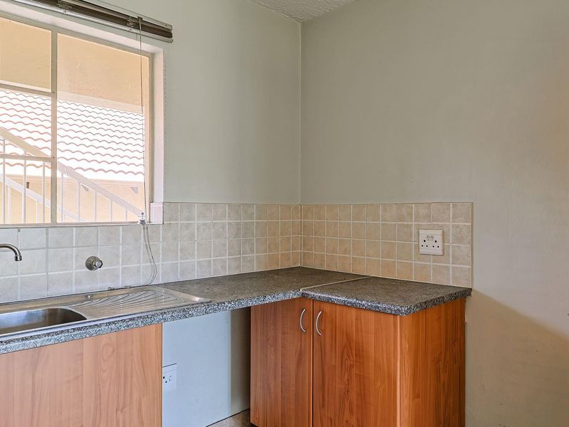 For the Upwardly Mobile - A Perfect One Bedroom Apartment - Photo 9