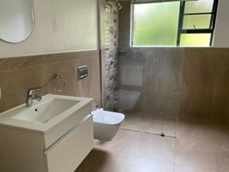 Beautiful Ground floor Apartment For Sale in Palm Lakes Estate. - Photo 4