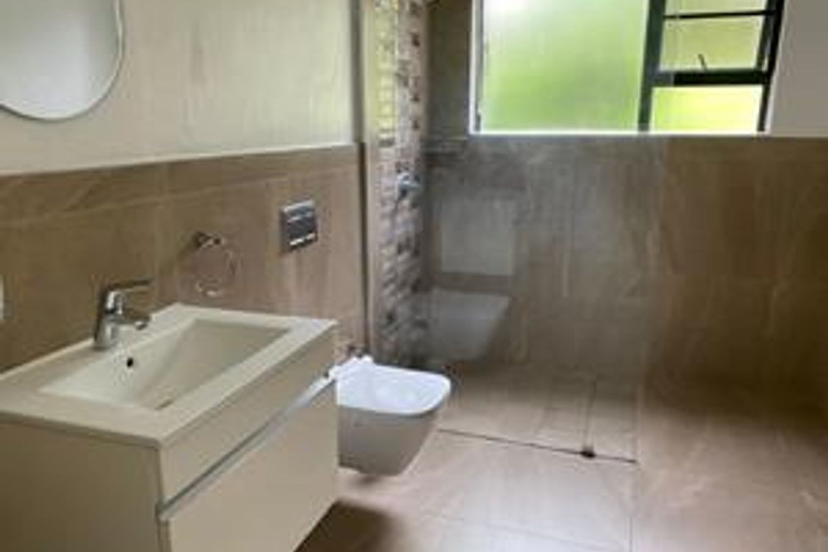 Beautiful Ground floor Apartment For Sale in Palm Lakes Estate. - Photo 4