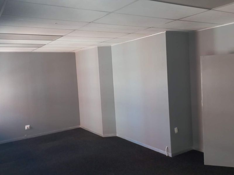 Office vacancy near Greenacres, available immediately! - Photo 6
