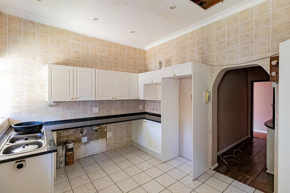 KITCHEN 2
