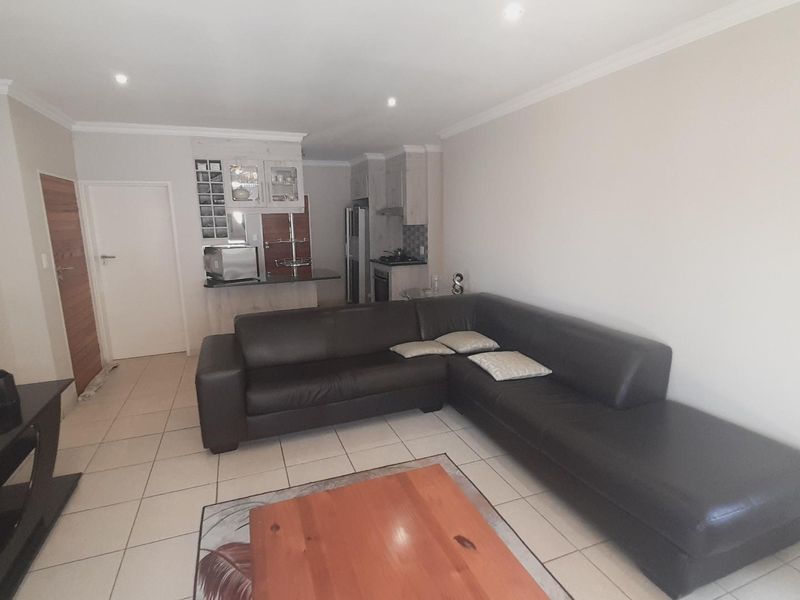 "Prime Riverfront Living: Unobstructed Views & Modern Luxury" - Photo 5