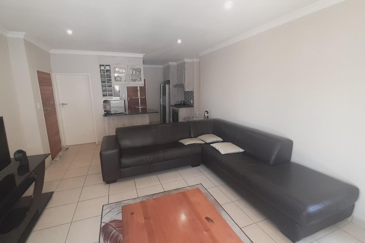 "Prime Riverfront Living: Unobstructed Views & Modern Luxury" - Photo 5