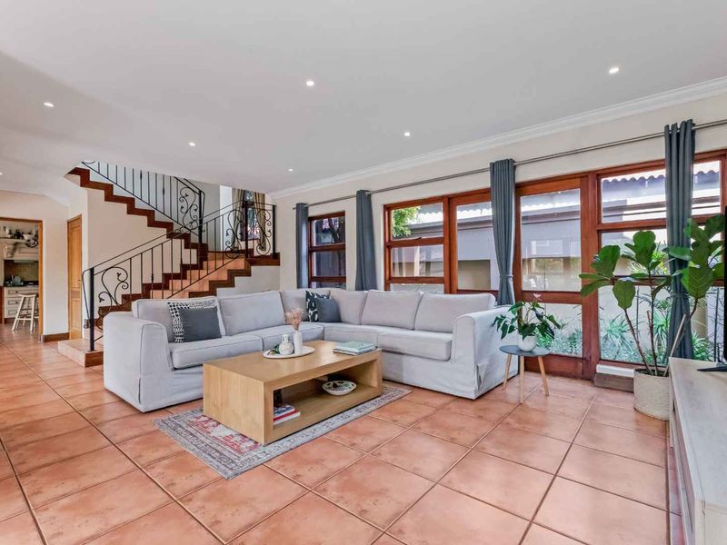 BEAUTIFUL 3 BEDROOM HOUSE FOR SALE IN DAINFERN RIDGE - Photo 3