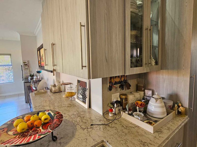 Breathtaking views & elegant living in Hartenbos - Photo 8