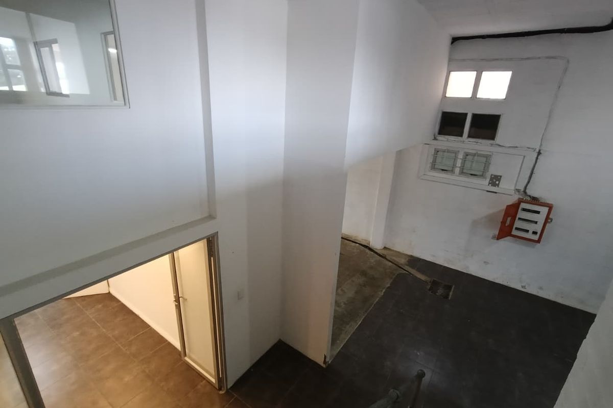 High Visibility | Prime Location | Move-In Ready – 259m2 - Photo 5