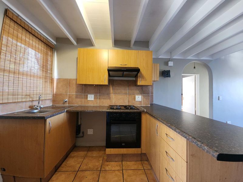 Loft Apartment with Stunning Views in Paulshof - Photo 10