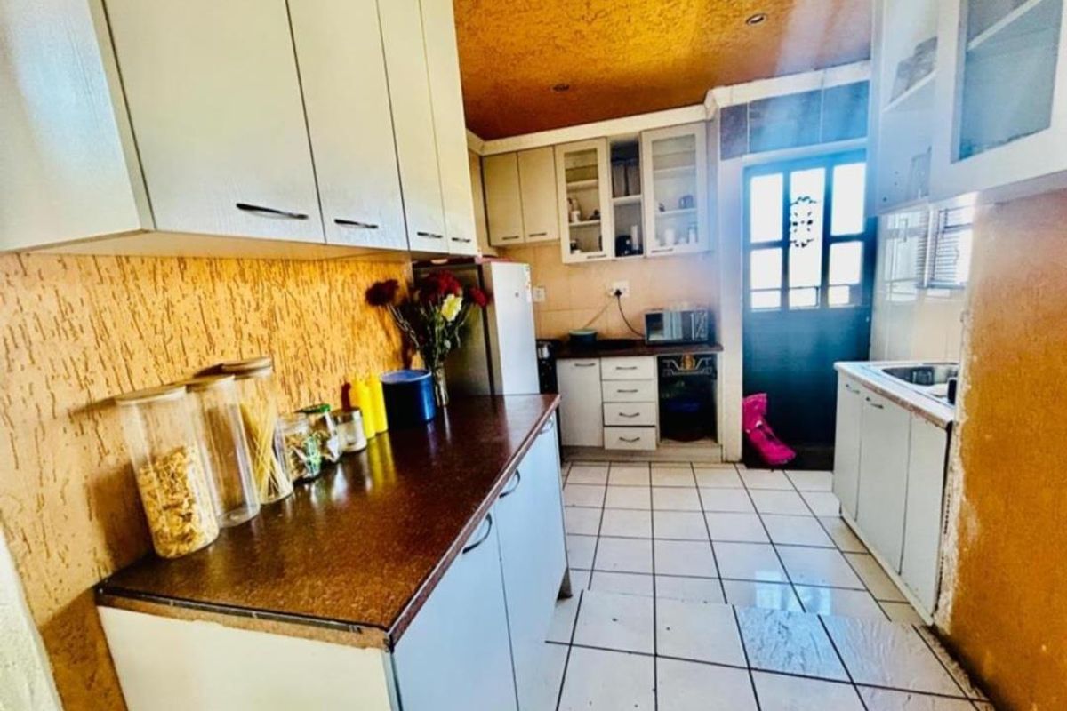 3 Bedroom House For Sale in Vanderbijlpark Ce3 - Photo 4
