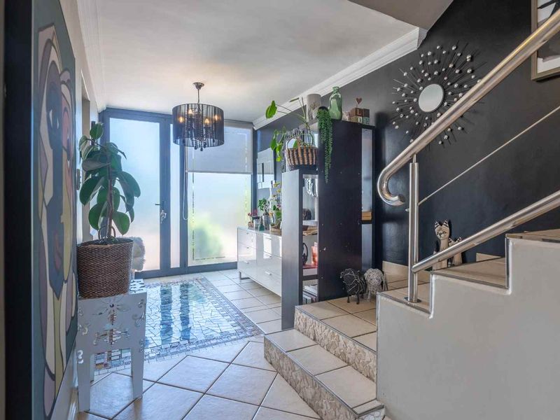 Duplex with a View - Photo 5