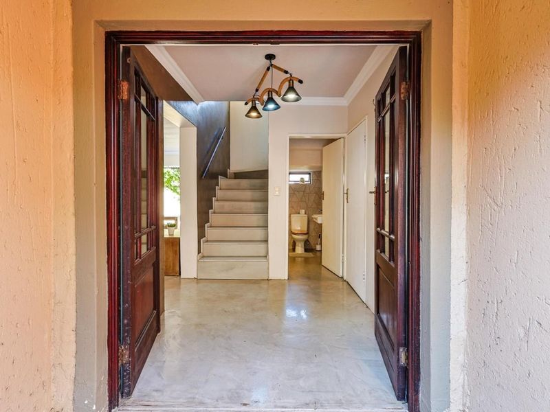 Charming three-bedroom home in Monterrey Place - Photo 3