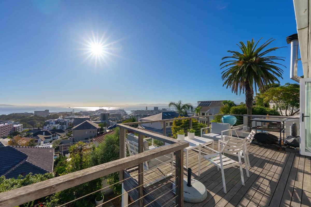 Contemporary Hillside Retreat with Expansive Bay Views - Photo 5