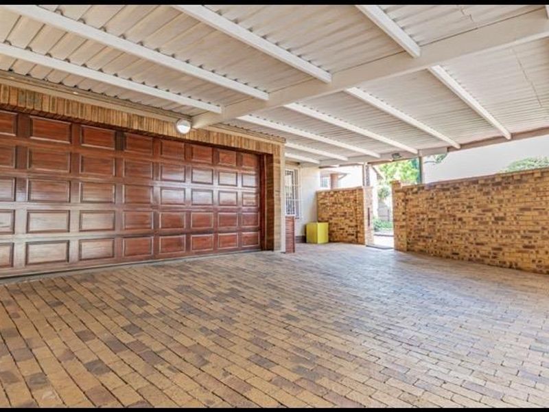 4 Bedroom House for Rent - Photo 1