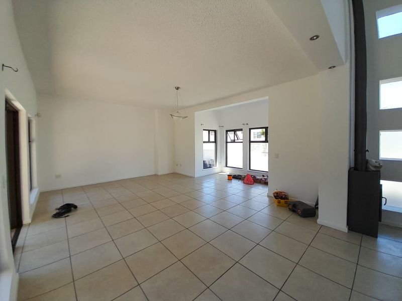 Freestanding Family Home to Rent - Photo 3