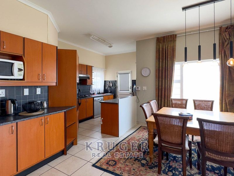 3-bedroom townhouse for sale - Photo 5