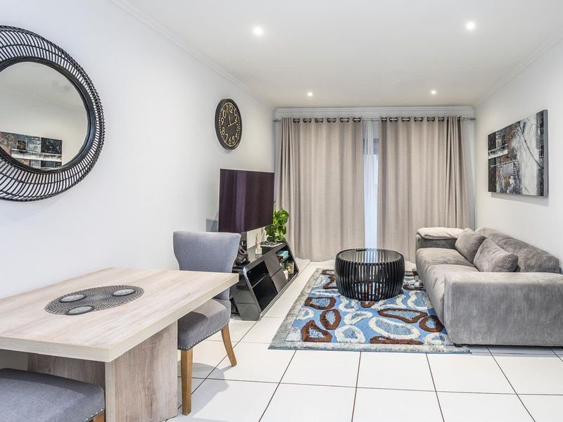 Fully Furnished 1 Bedroom For Rental in Lonehill - Photo 8