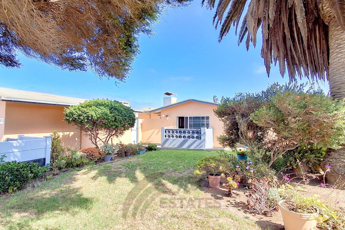 Golden Oldie For Sale in Vineta,Swakopmund - Photo 2