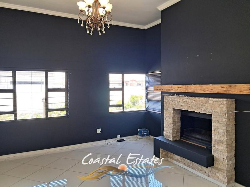 Stunning 4-Bedroom Family Home in Ext. 15 - Photo 7