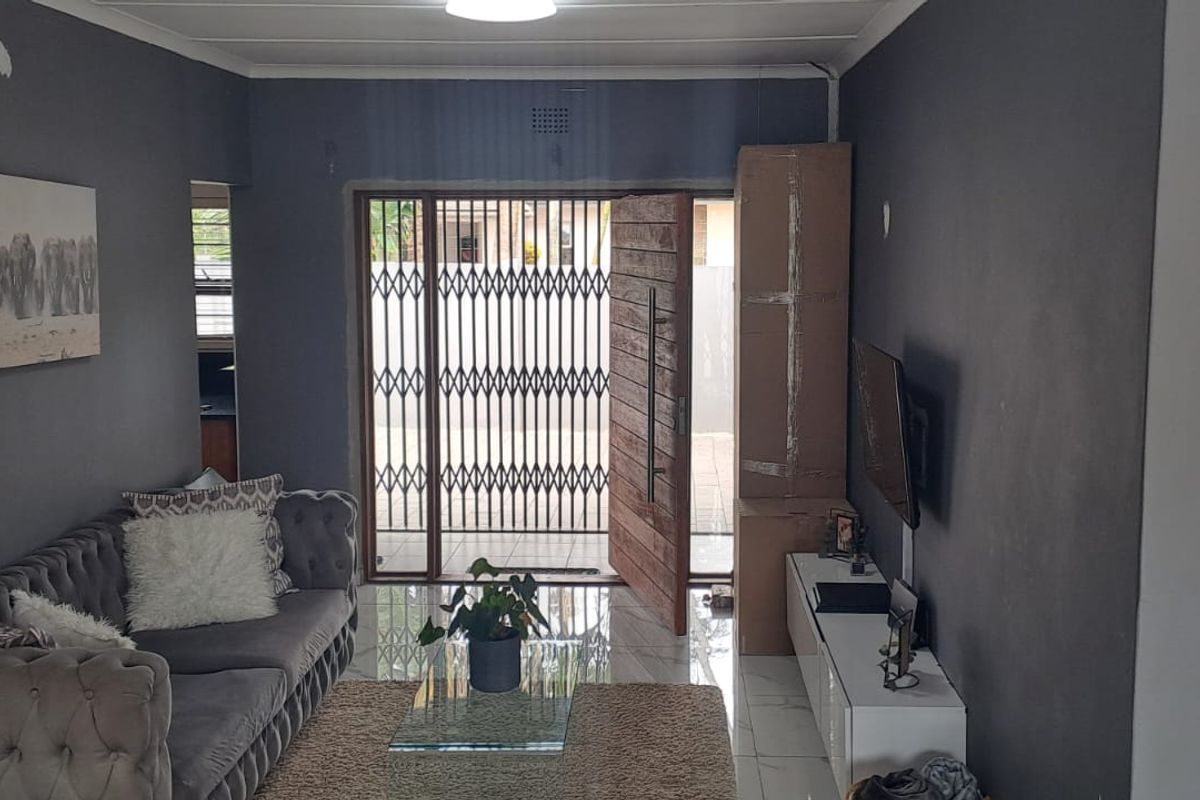 Step into this spacious and well-appointed 4-bedroom home, designed for comfortable family living and effortless entertaining. - Photo 4