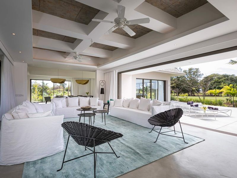 Contemporary Luxury Estate with Championship Golf Views. - Photo 6