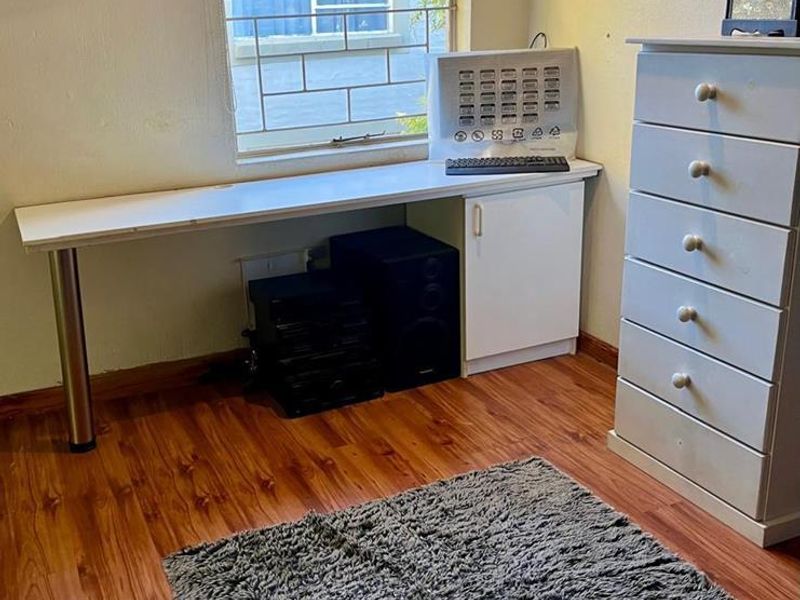 HEUWELSIG SECURITY ESTATE - 3 BEDROOM FREE STANDING TOWNHOUSE - Photo 7