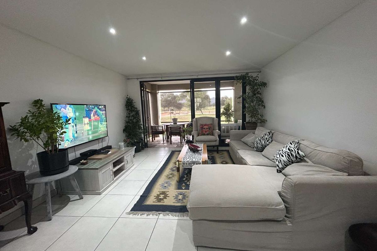 2 Bedroom unit in Omeya Village with exquisite views - Photo 3