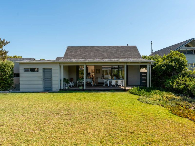 Family Home in Lake Michelle Eco Estate - Photo 3