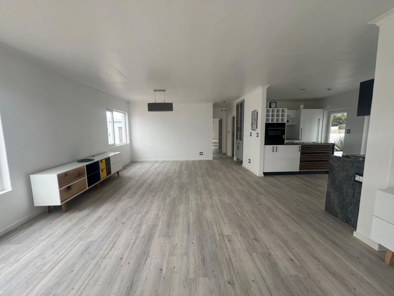 EXCEPTIONAL EUROPEAN STYLE HOME FOR SALE IN HAGE HEIGHTS - Photo 3