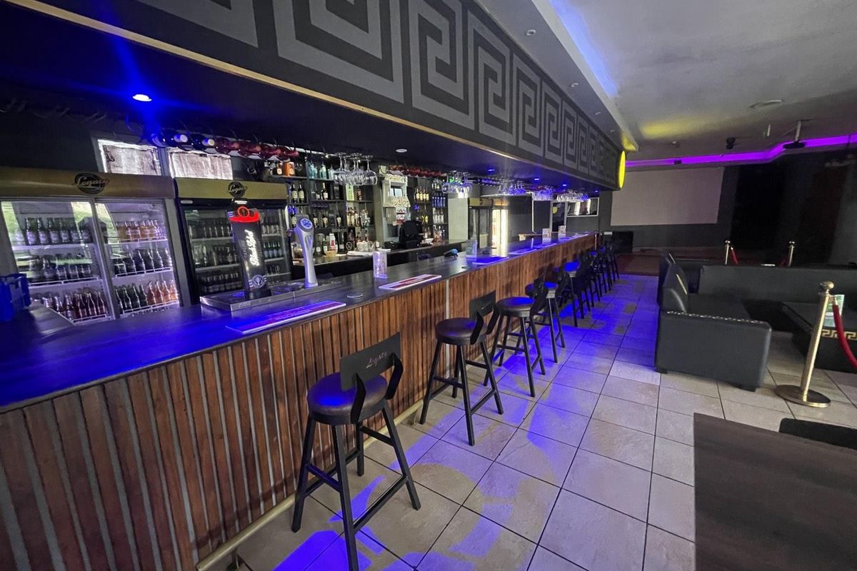 Hendra - Bar / Tote / Restaurant Opportunity To Let – Red Hill Shopping Centre - Photo 2