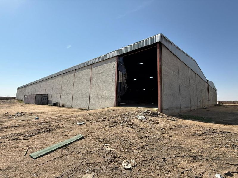 Large Industrial Property For Sale in Arandis - Photo 4