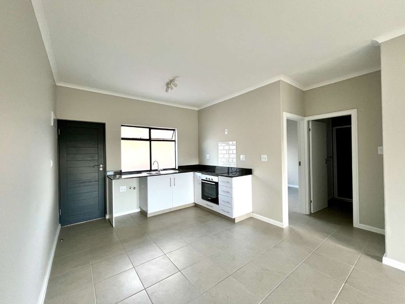 Brand New 2-Bed Apartment in The Woods Estate – Waterfall - Photo 2