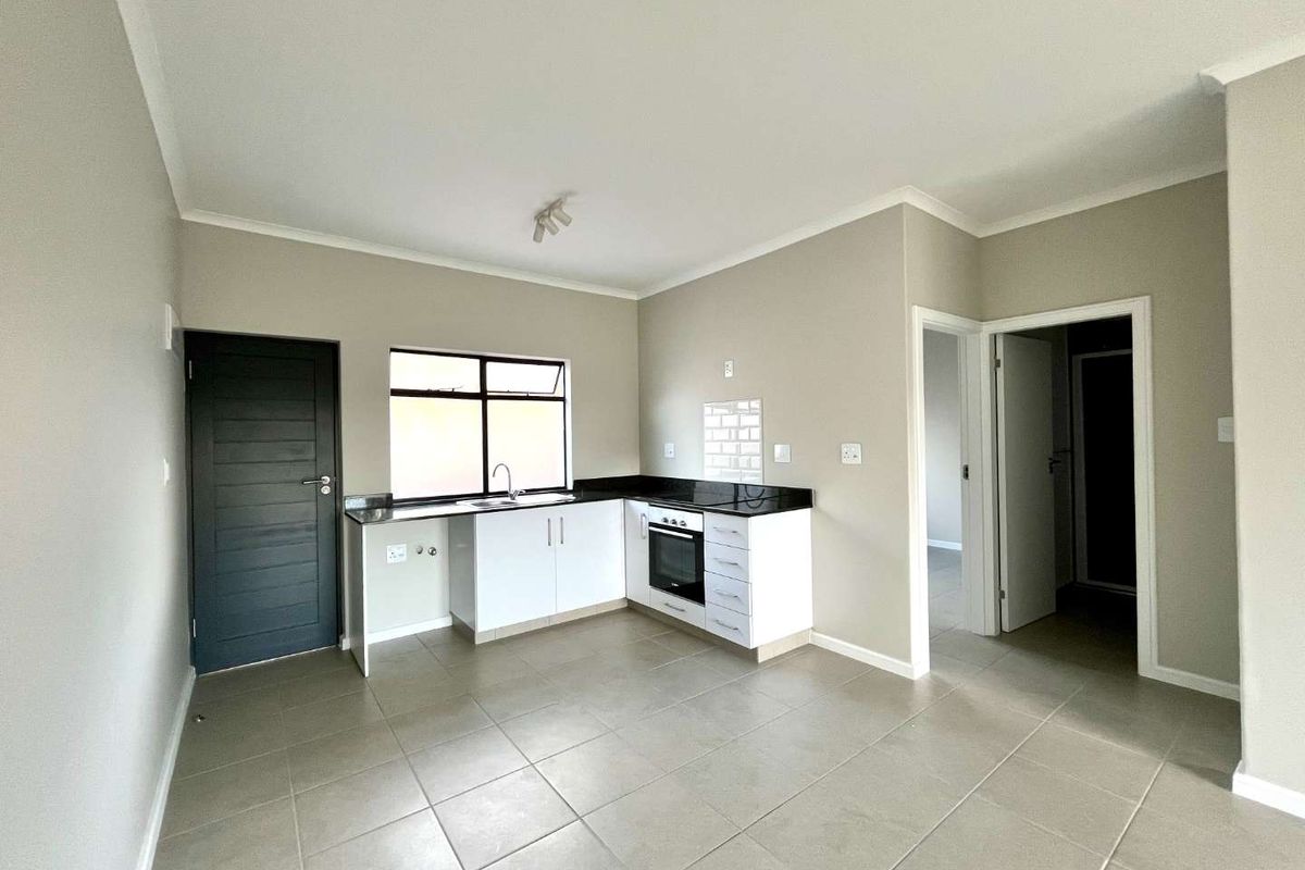 Brand New 2-Bed Apartment in The Woods Estate – Waterfall - Photo 2