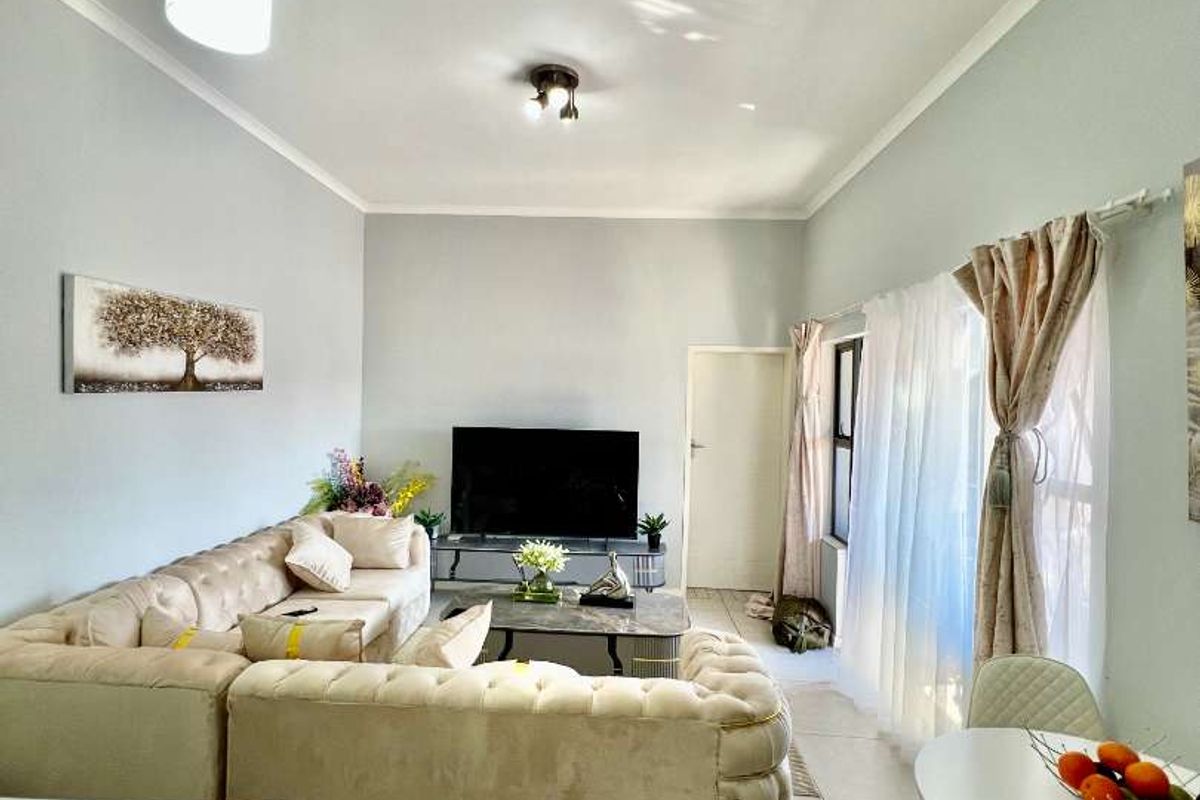 Lovely Upmarket One Bedroom Apartment in Modderfontein Up for a Grab! - Photo 5