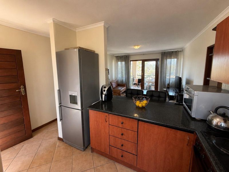 Modern 2-Bedroom Apartment with Dual En-Suite Bathrooms, Walk-In Closets, Private Balcony & Communal Pool - Photo 7