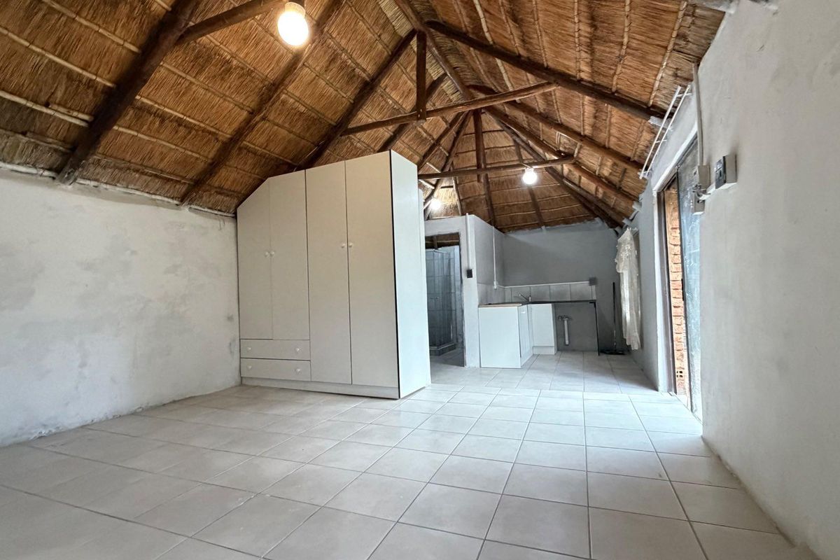 Bachelor Cottage to Rent in Sunward Park, Boksburg - Photo 2