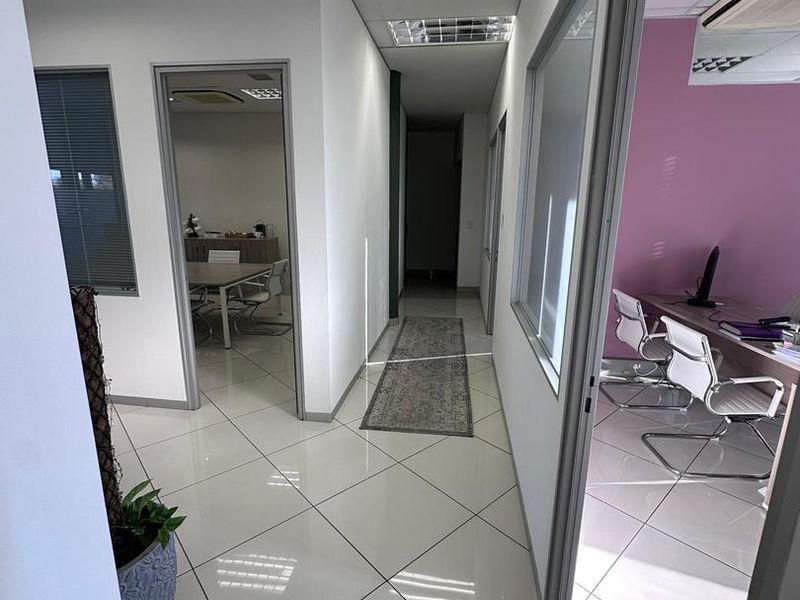 Office in Southern Industrial - Photo 2