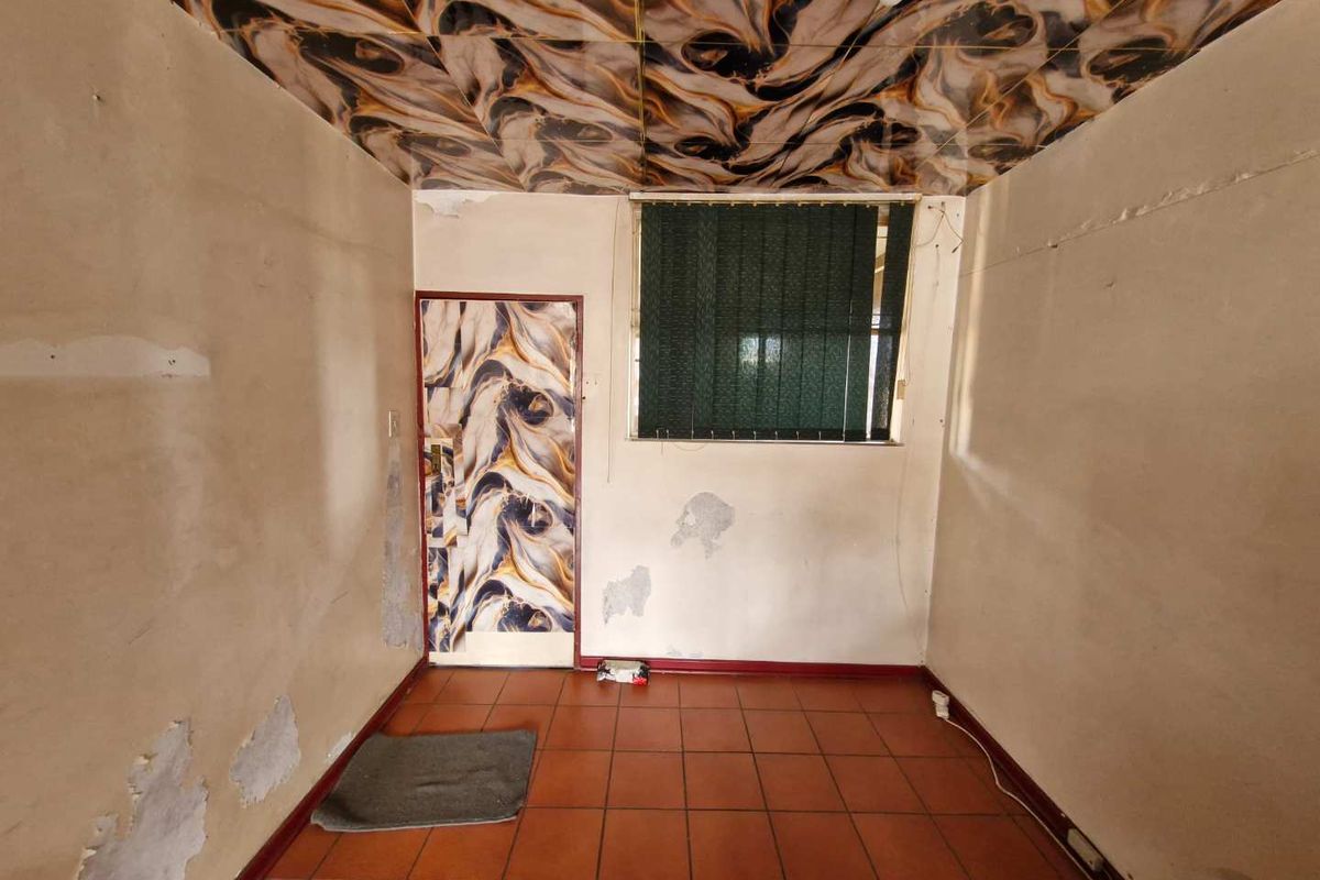 1.5 Bedroom apartment for rent  in Weavind Park. - Photo 4