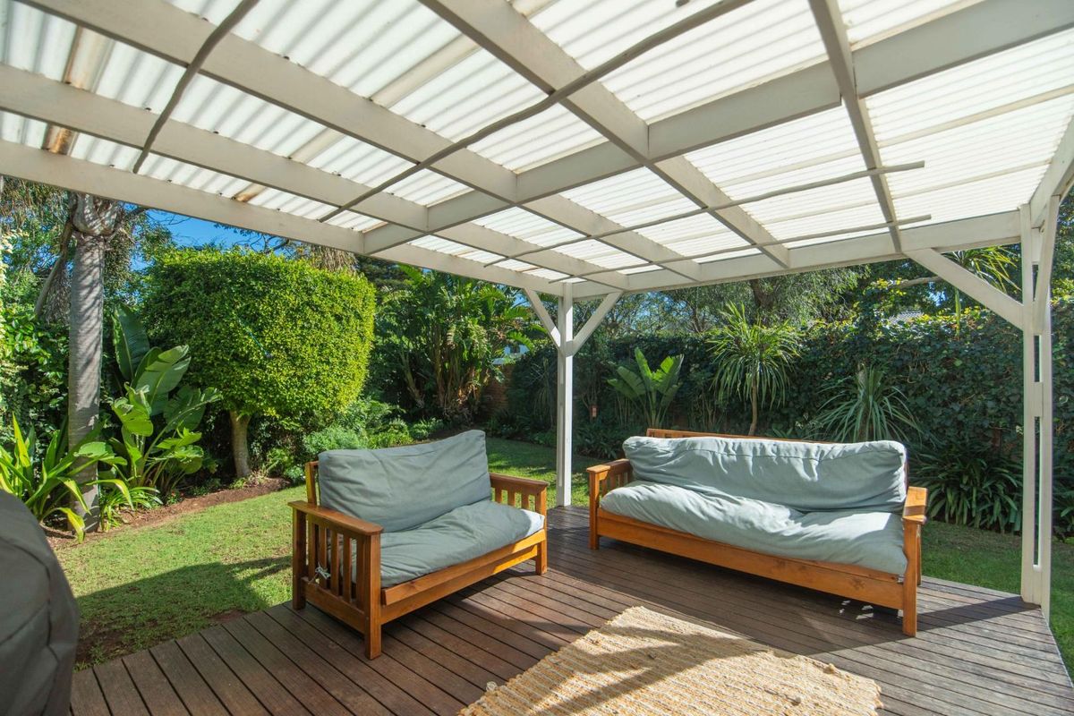 Stunning Renovated Family Home with Breathtaking Valley Views - Photo 5